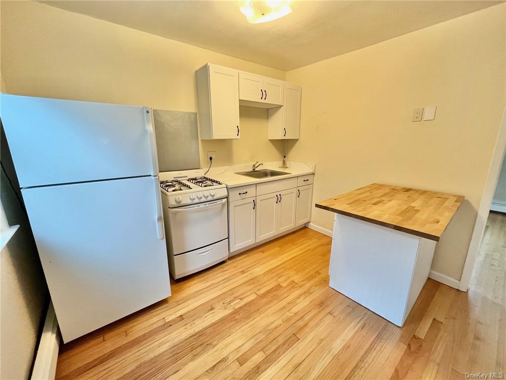 Primary Photo - 24 Clinton St