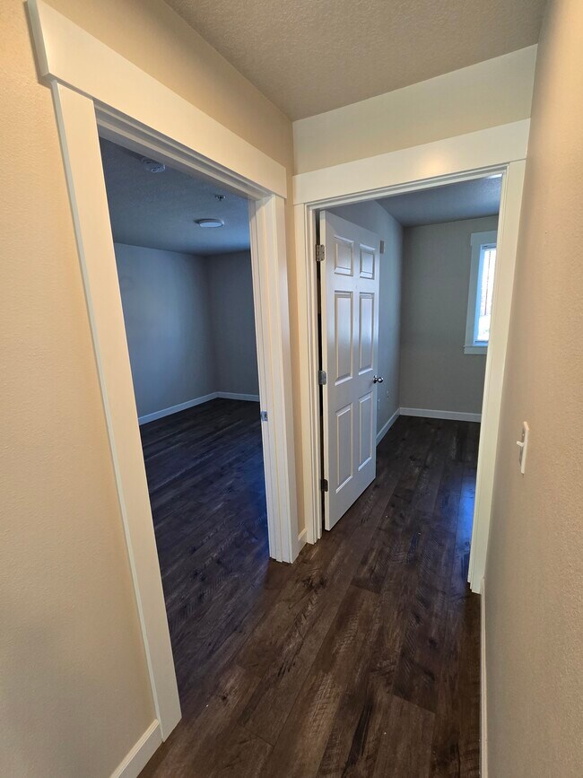 Foto del edificio - Pioneer Village Apartments