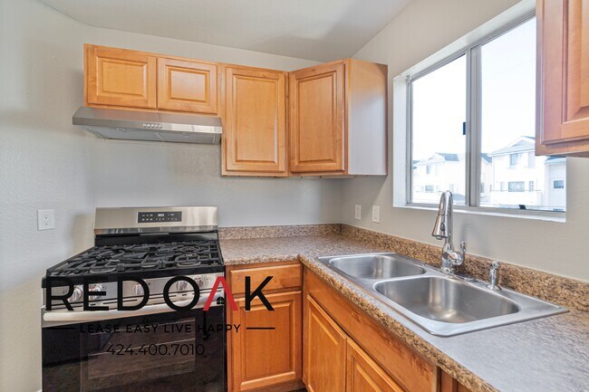 Foto del edificio - ~2 Weeks FREE~ Beautiful Two Bedroom with ...