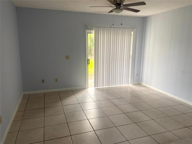 Building Photo - 12086 Mendel Dr