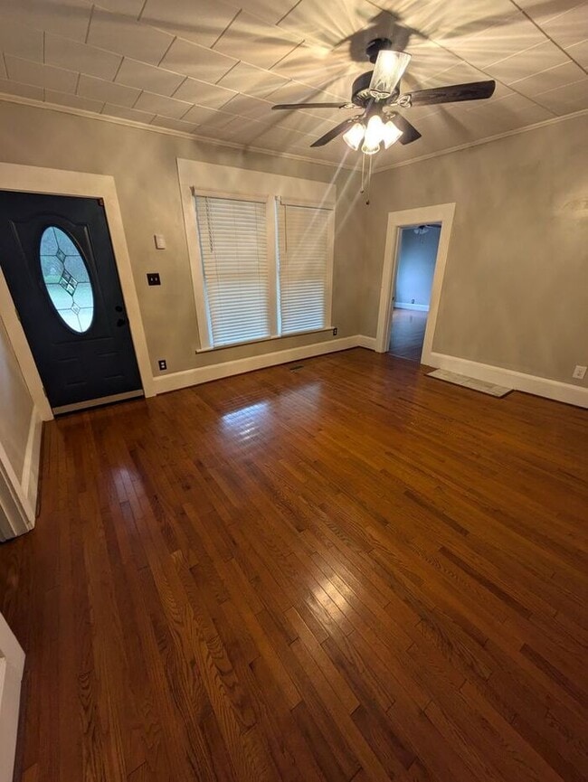 Building Photo - 3BD2BA Home in Newton