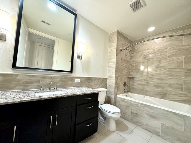 Building Photo - 2303 Mid Ln