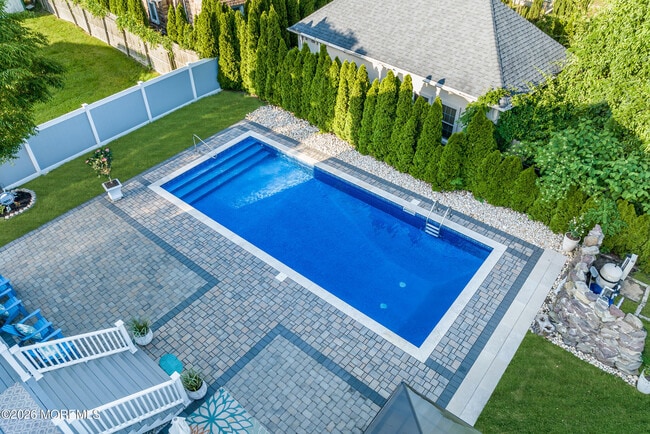 Foto del edificio - 243 Overbrook Ave