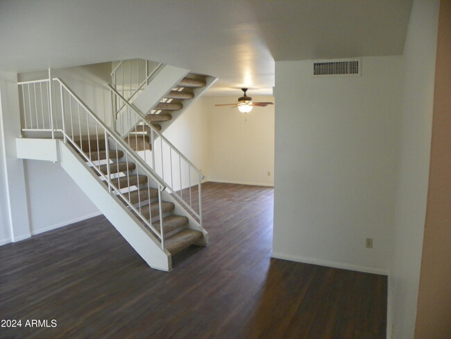 Building Photo - 8302 E Chaparral Rd