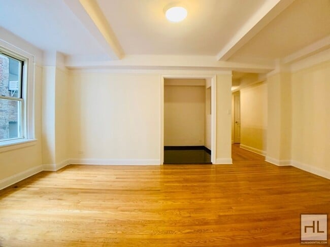 Building Photo - EAST 10 STREET