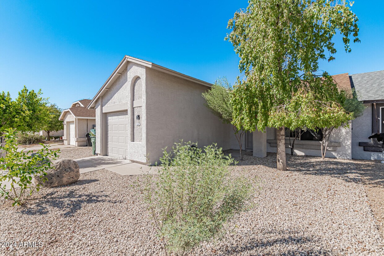 Primary Photo - 3240 W Runion Dr