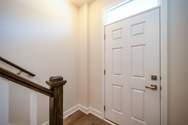 Building Photo - Brand New Luxury Town house for Rent!