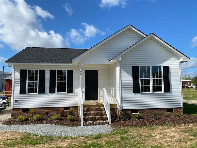 39 E Washington St, Coats, NC 27521 House Rental in Coats, NC