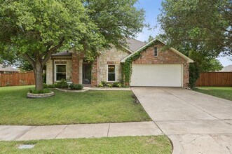 Building Photo - 3505 Summer Dr