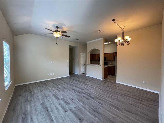 Foto del edificio - 2410 Ravenwood Ct