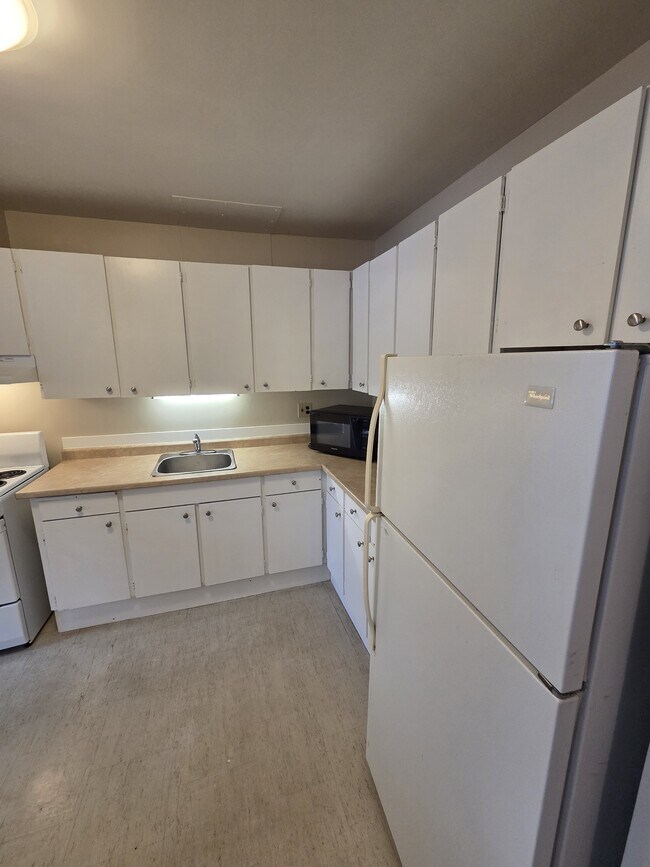 Building Photo - 18 Esson St