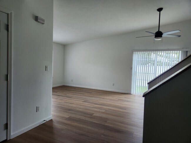 Sala de estar - 5337 Woodland Cir
