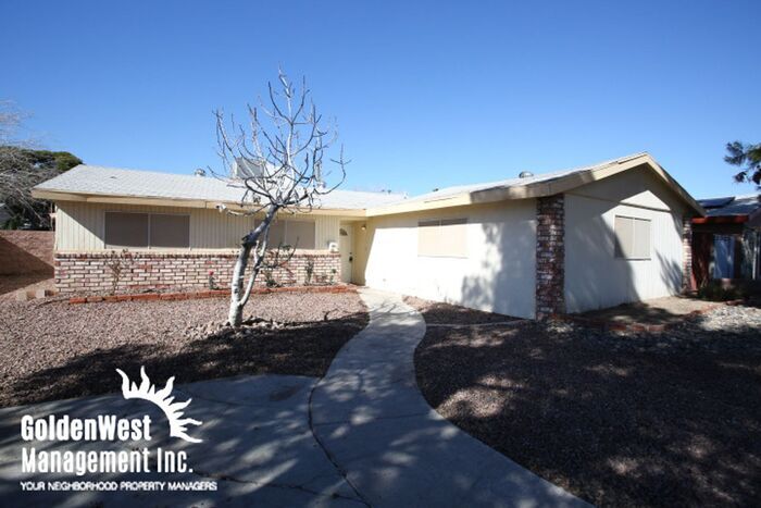 Primary Photo - 109 N Prince Ln