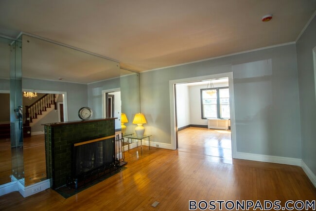 Building Photo - 24 Leamington Rd