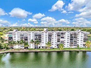 Building Photo - 1075 NE Miami Gardens Dr