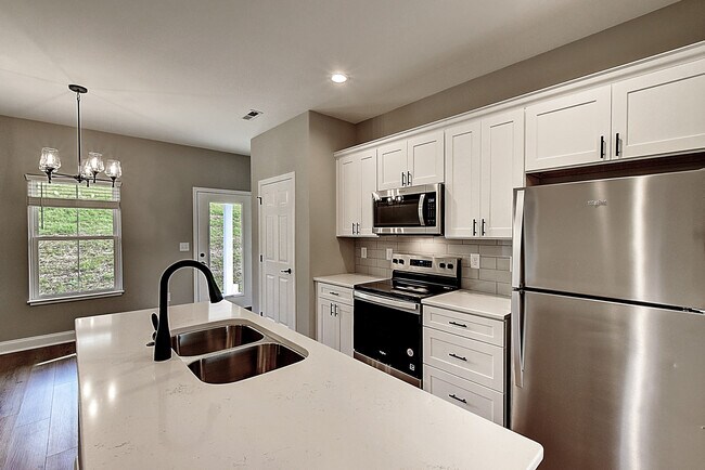 Building Photo - 536 Catalina Ct