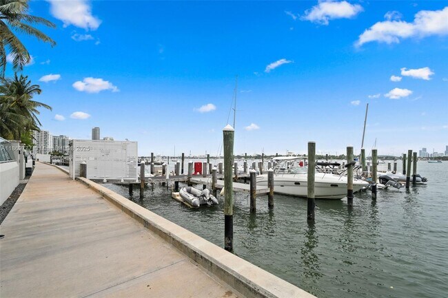 Foto del edificio - 1500 Bay Rd