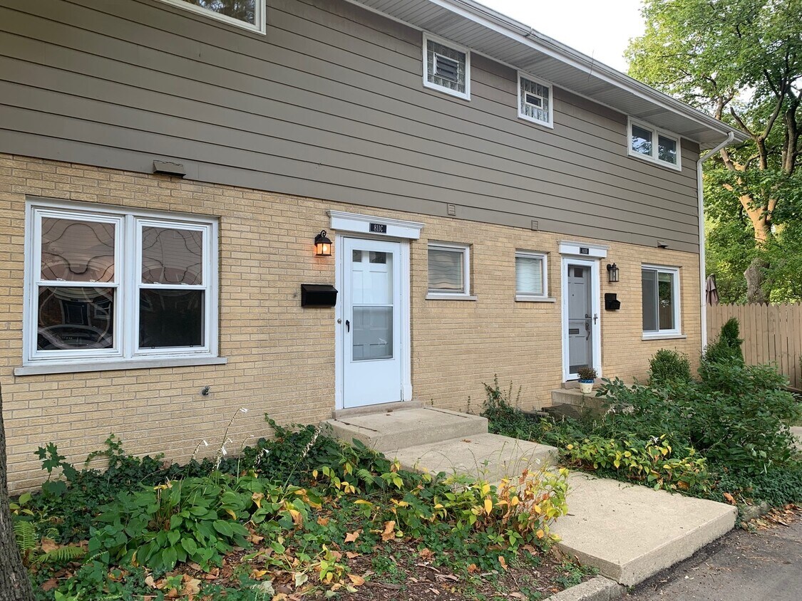 Foto principal - 811 Hibbard Rd