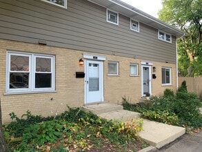 Building Photo - 811 Hibbard Rd