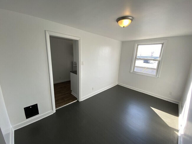 Foto del edificio - 2529 Derry St