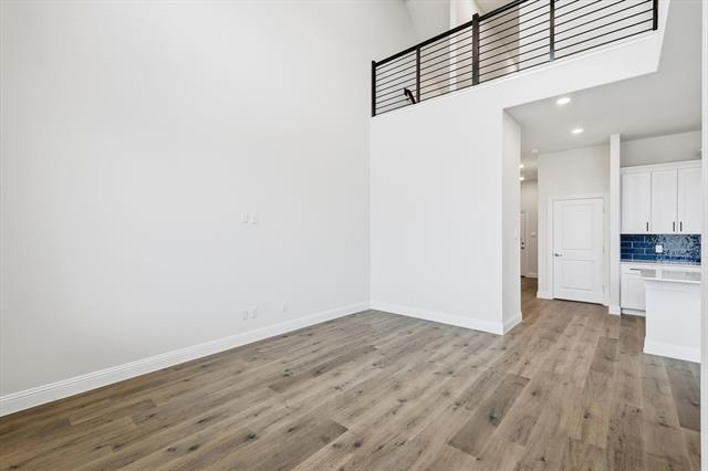 Foto del edificio - 1500 Lake District Dr