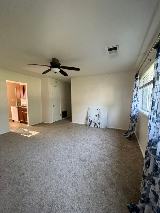 Foto del edificio - 1075 Brookcrest Dr