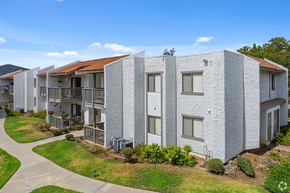 RB Racquet Club Apartments