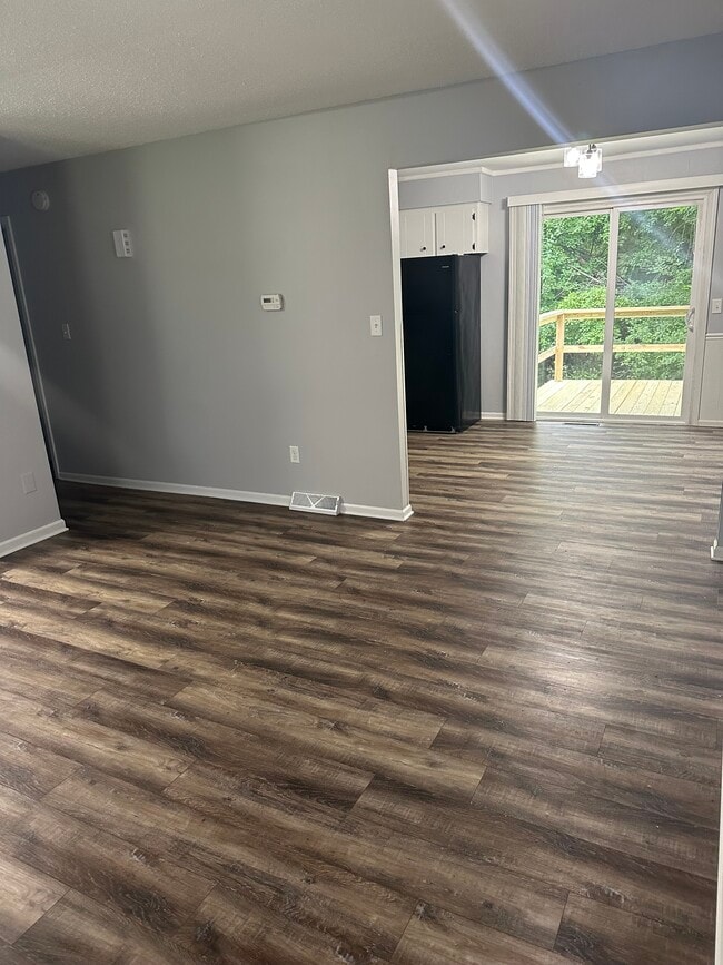 Building Photo - 2555 Ridgemoor Dr SE