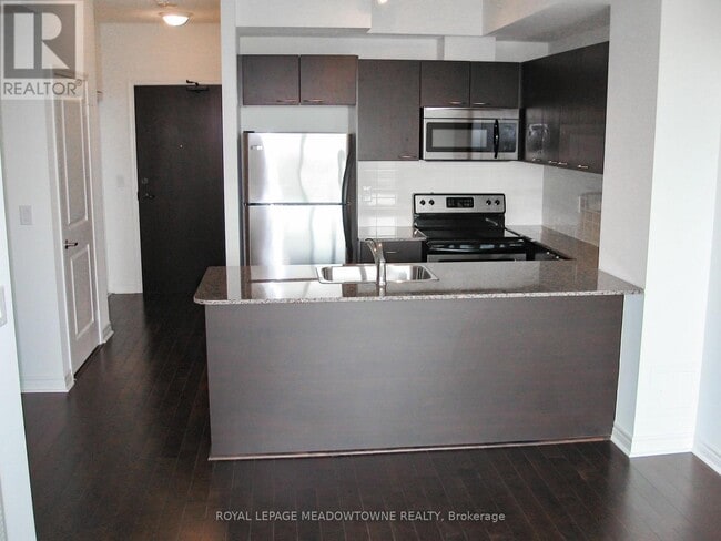Building Photo - 385-385 Prince of Wales Dr