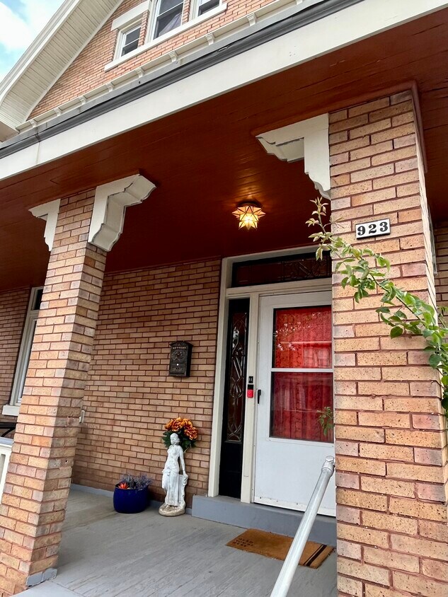 923 Main St Unit 2, Covington, KY 41011 Apartments in Covington, KY