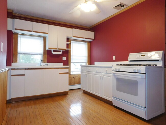 Building Photo - 276 Mt Vernon St