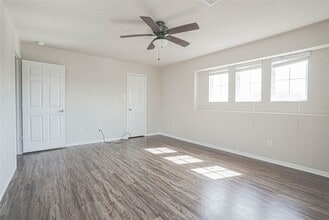 Building Photo - 3050 Thicket Path Way