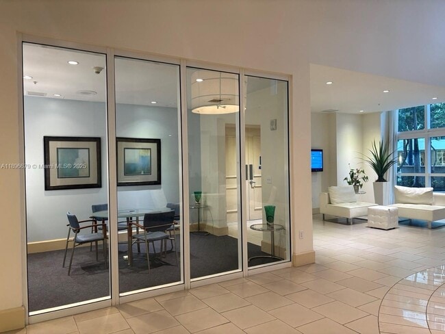 Foto del edificio - 2000 N Bayshore Dr