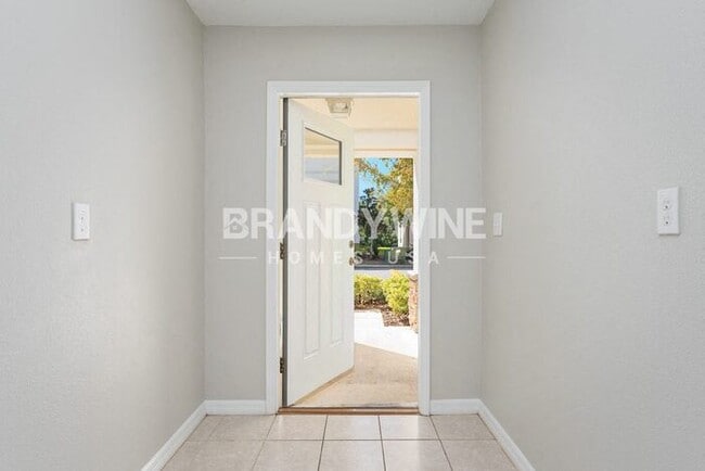 Building Photo - 5595 Mercado Dr
