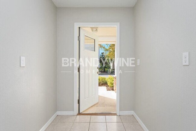 Building Photo - 5691 Mercado Dr