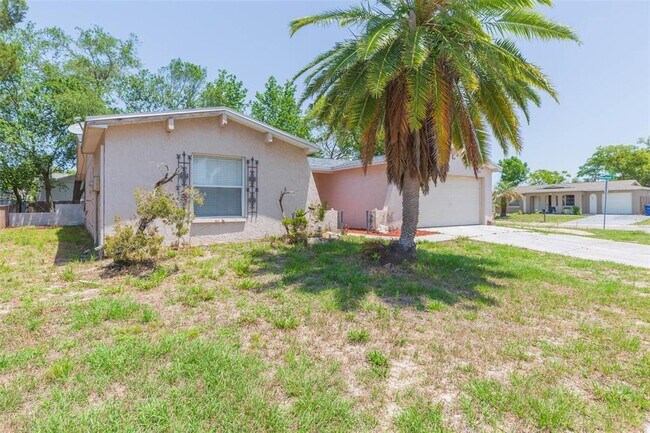 Building Photo - 8253 Redfield Dr