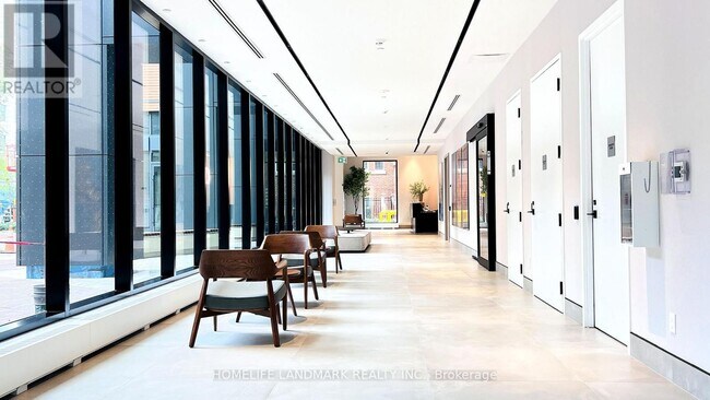Building Photo - 609 Sherbourne St