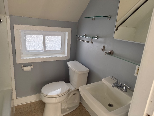 Foto del edificio - 302 Maine St