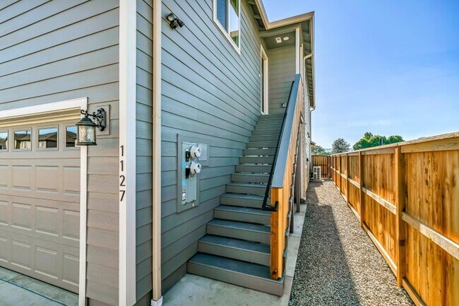 Foto del edificio - 1127 Annalise St