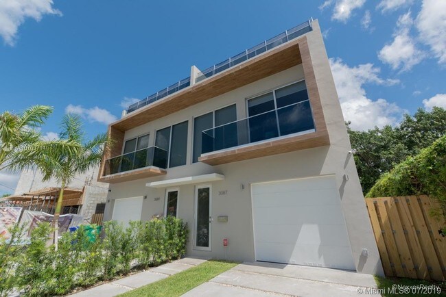 Building Photo - 3087 SW 21st St