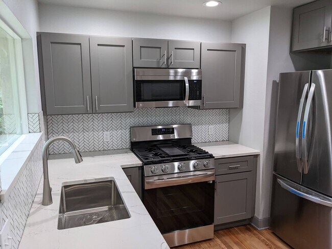 Building Photo - 5107 Avenue G