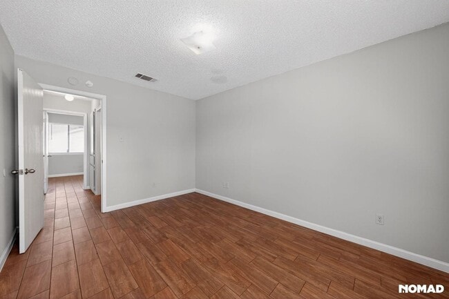 Building Photo - 1600 W Braker Ln