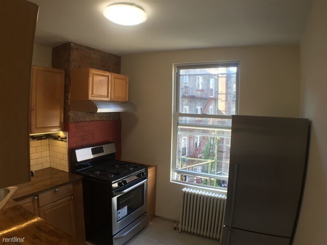 Building Photo - 733 Meeker Ave
