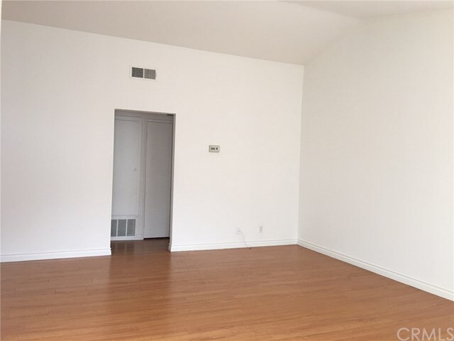 Building Photo - 167 Huntington