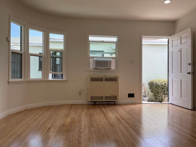 Foto del edificio - 2242 S Burnside Ave