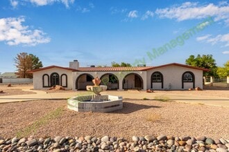 Building Photo - 3026 E Campbell Rd