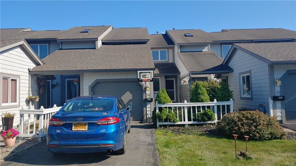 Building Photo - 358 Summerhaven Dr N