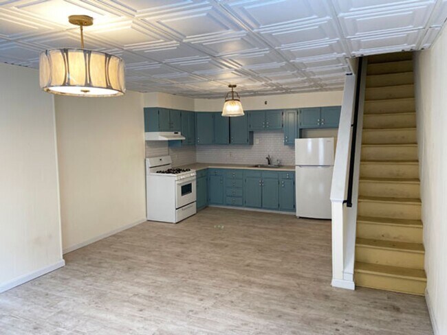 Building Photo - 2141 S 15th St.