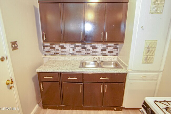 Foto del edificio - 1421 St Johns Dr