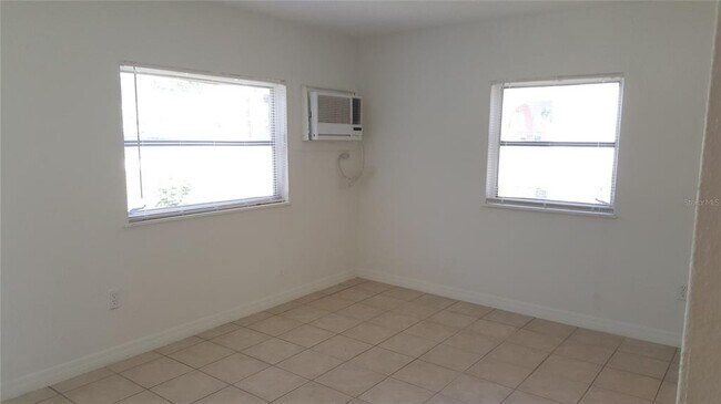 Foto del edificio - 5140 42nd Pl N